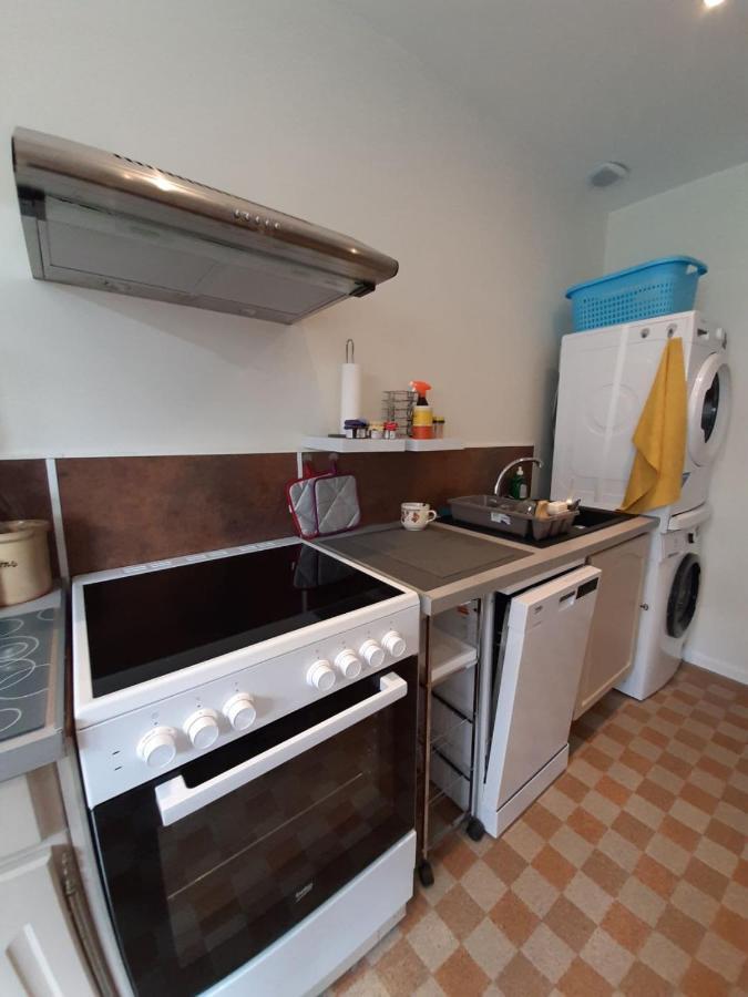 Le Plain Pied Sur Place Le Mele-sur-Sarthe Bagian luar foto