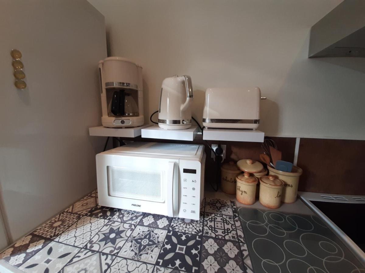 Le Plain Pied Sur Place Le Mele-sur-Sarthe Bagian luar foto